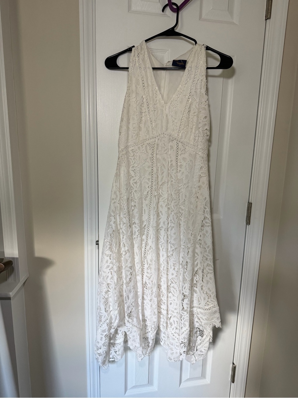 Just...Taylor Ivory Lace V-Neck Midi Dress